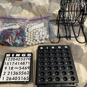 Bingo set! 76 balls. All pieces intact.